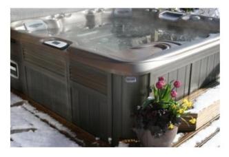 Sunnybrook Farm Garden Level Guest Suite Hot Tub